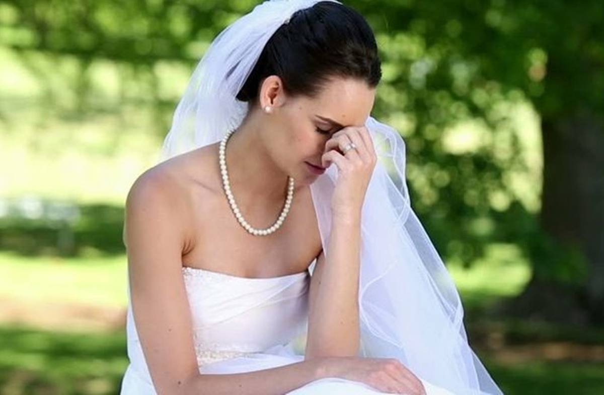 Невесты после свадьбы. Вступающим в брак. Свадьба с иностранцем. Брак превращается. Грустная невеста.