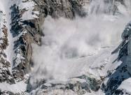 Zejście lawiny zabiło 67 w Kaszmirze [wideo]