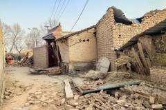 Понад 120 людей загинули внаслідок найбільш руйнівного землетрусу в Китаї за останні роки