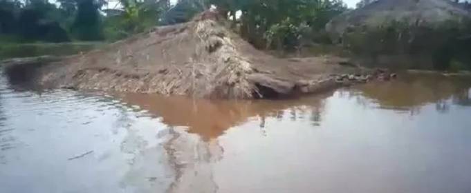 У Конго рясні дощі викликають повені У Конго рясні дощі викликають повені