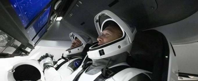 Запуск космічного корабля Crew Dragon перенесено через негоду Запуск космічного корабля Crew Dragon перенесено через негоду