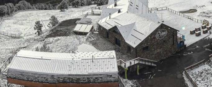 Андорру засыпало летним снегом Андорру засыпало летним снегом