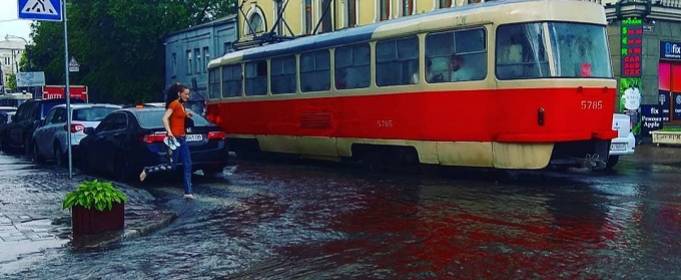 Київ затопило після сильної зливи Київ затопило після сильної зливи