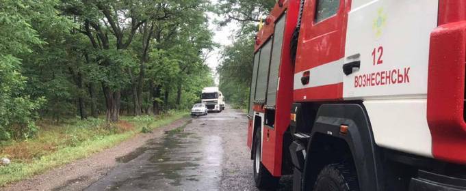 У Миколаївській області негода повалила дерева У Миколаївській області негода повалила дерева