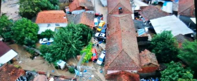 У Туреччині сталася руйнівна повінь У Туреччині сталася руйнівна повінь