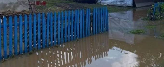 У Тернопільській області сильна злива затопила село У Тернопільській області сильна злива затопила село