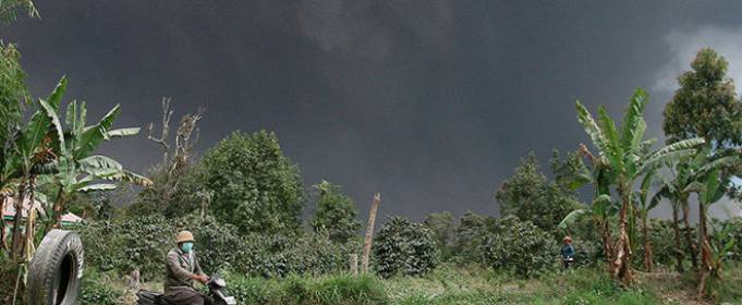 На Суматрі відбулося виверження вулкана Сінабунг На Суматрі відбулося виверження вулкана Сінабунг
