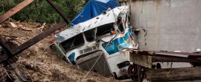 У Гватемалі на місцях пошукових робіт зійшли нові зсуви У Гватемалі на місцях пошукових робіт зійшли нові зсуви
