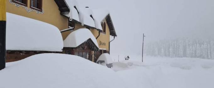 В Альпах випало більше трьох метрів снігу В Альпах випало більше трьох метрів снігу