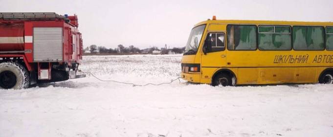 В Киевской области из-за непогоды ограничено движение грузовиков и автобусов В Киевской области из-за непогоды ограничено движение грузовиков и автобусов