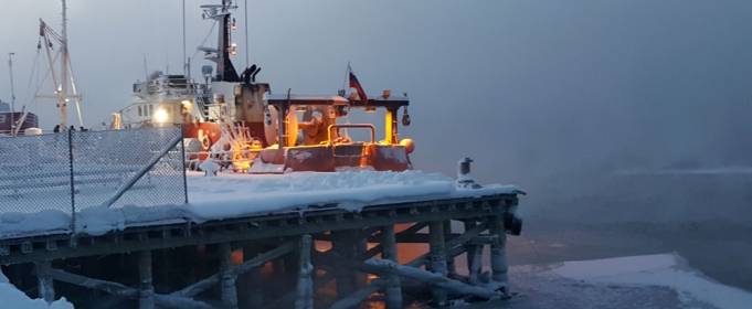 У Баренцевому морі через обмерзання затонуло риболовецьке судно У Баренцевому морі через обмерзання затонуло риболовецьке судно