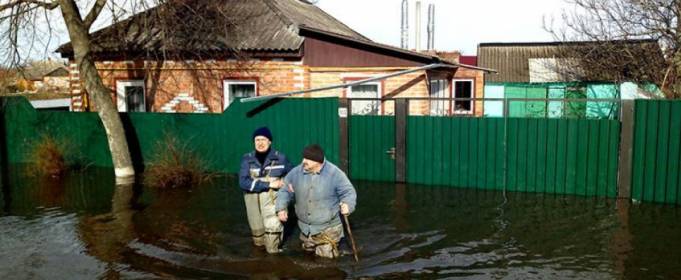 На Закарпатье затопило микрорайон. Видео На Закарпатье затопило микрорайон. Видео