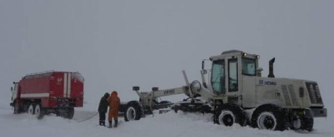 В шести областях Украины дороги сковал гололед и замело снегом В шести областях Украины дороги сковал гололед и замело снегом