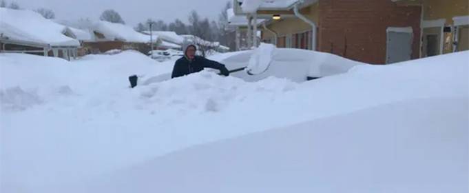 Сильный снегопад парализовал северо-восток Швеции. Видео Сильный снегопад парализовал северо-восток Швеции. Видео