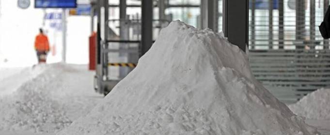 Германия остановилась после сильной метели и минусовых температур Германия остановилась после сильной метели и минусовых температур