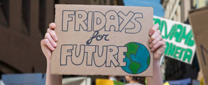 Fridays For Future планирует провести крупную климат-забастовку 19 марта Fridays For Future планирует провести крупную климат-забастовку 19 марта