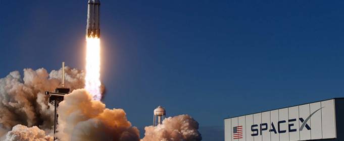 Falcon Heavy доставить на Місяць місяцехід для пошуків покладів льоду Falcon Heavy доставить на Місяць місяцехід для пошуків покладів льоду