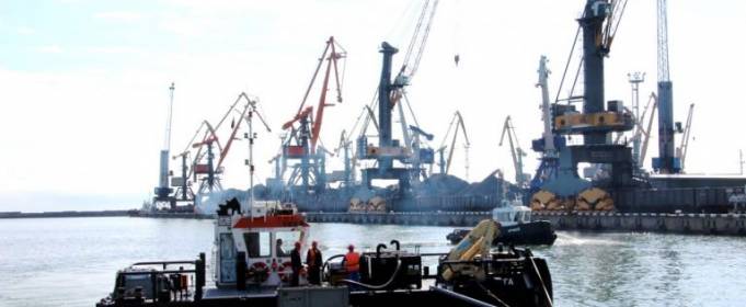У Туапсе ліквідували наслідки потрапляння в море нафтопродуктів У Туапсе ліквідували наслідки потрапляння в море нафтопродуктів
