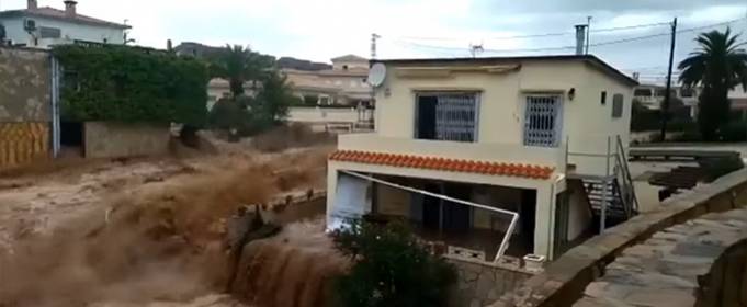 ВИДЕО. Сильнейшее наводнение накрыло Испанию ВИДЕО. Сильнейшее наводнение накрыло Испанию