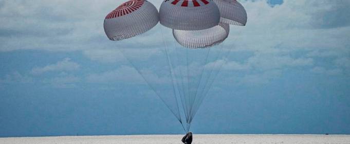 Космічні туристи SpaceX повернулися на землю Космічні туристи SpaceX повернулися на землю