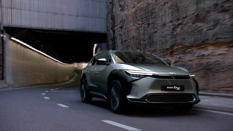Toyota представила свій перший серійний електромобіль Toyota представила свій перший серійний електромобіль