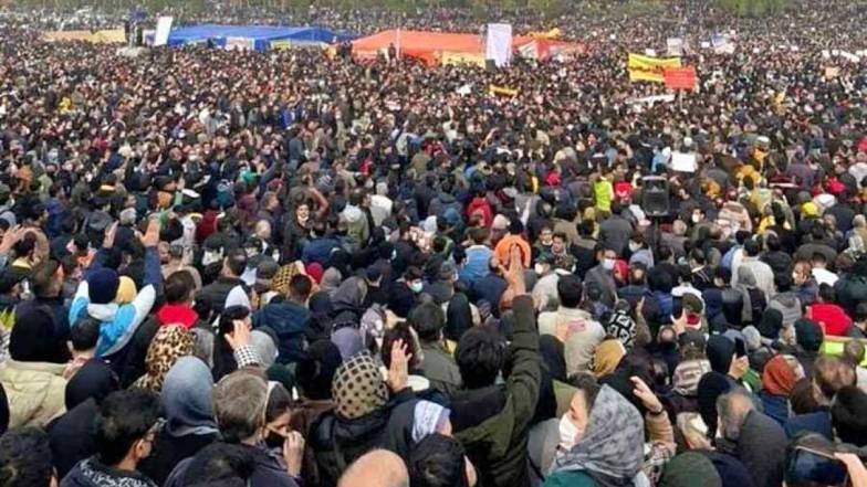 Тысячи протестующих в Иране требуют возрождения реки Тысячи протестующих в Иране требуют возрождения реки