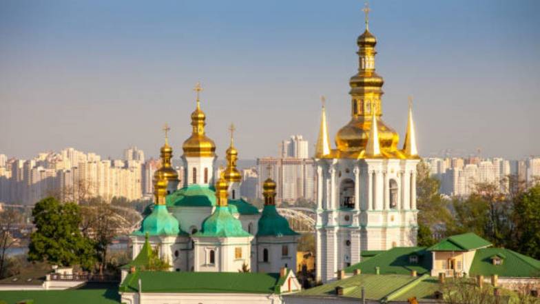 Церковні свята у лютому 2022 року: православний календар Церковні свята у лютому 2022 року: православний календар