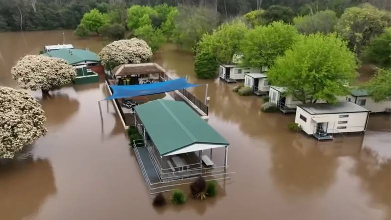 Зливи в Австралії викликали масштабні повені, евакуацію та відключення електроенергії Зливи в Австралії викликали масштабні повені, евакуацію та відключення електроенергії