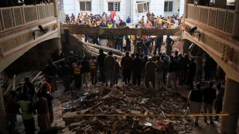 Щонайменше 59 загиблих, 157 поранених під час теракту в мечеті в Пакистані Щонайменше 59 загиблих, 157 поранених під час теракту в мечеті в Пакистані