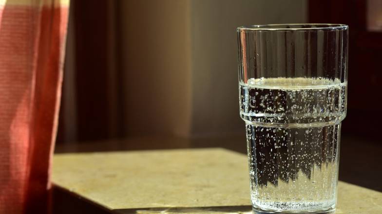 Чому вранці треба пити гарячу воду Чому вранці треба пити гарячу воду
