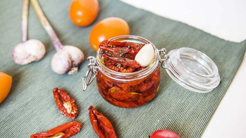 Вяленые томаты: не только вкусно, но и полезно и здорово Вяленые томаты: не только вкусно, но и полезно и здорово