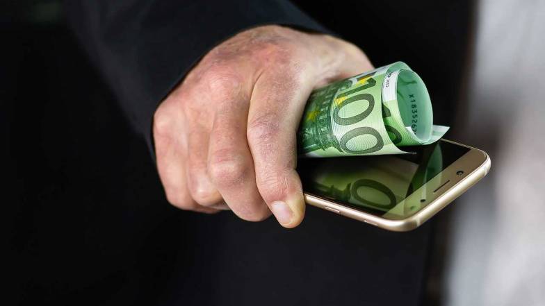 Три знака зодиака, которым следует быть очень осторожными по финансовым делам в конце мая Три знака зодиака, которым следует быть очень осторожными по финансовым делам в конце мая