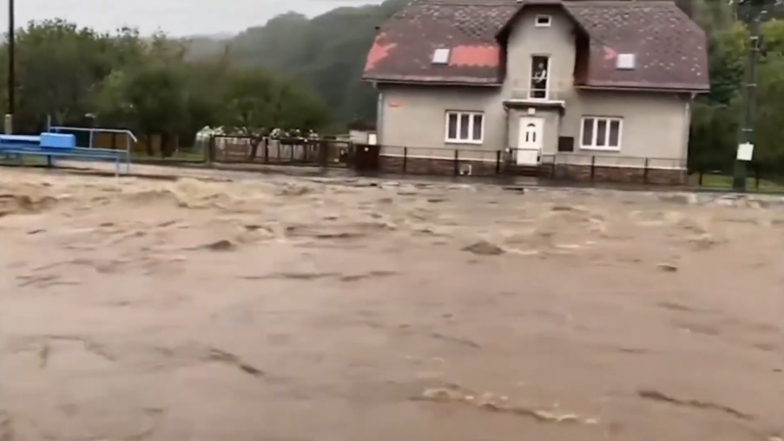 ВІДЕО. Великі повені у східній Європі. Потоп у Польщі, Чехії та Австрії та Румунії ВІДЕО. Великі повені у східній Європі. Потоп у Польщі, Чехії та Австрії та Румунії