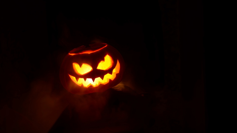 Králové a královny hororu: znamení Zvěrokruhu, která milují Halloween a už plánují svou party. Králové a královny hororu: znamení Zvěrokruhu, která milují Halloween a už plánují svou party.